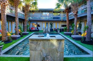 Courtyard - Plaza (Dallas)
