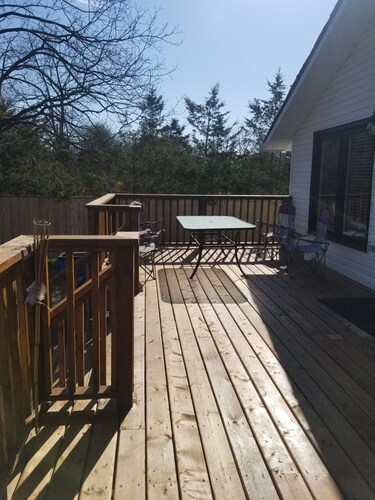 Cottage close to lake and parks