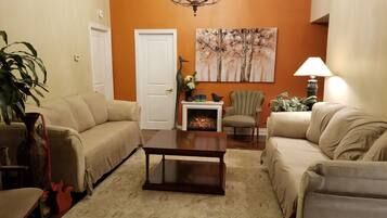 TV, fireplace