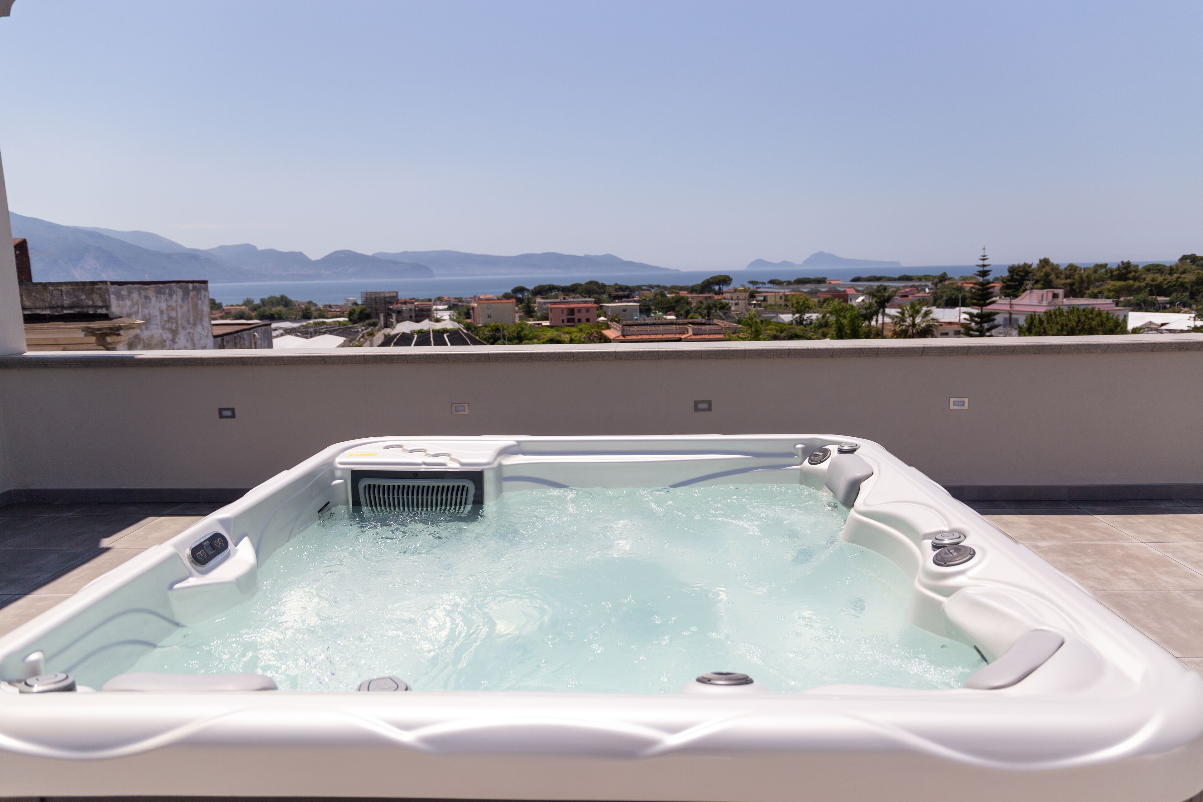 Suite, Terrace | Private spa tub