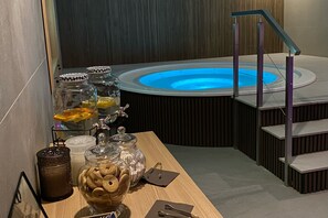 Sauna, bain à remous, hammam