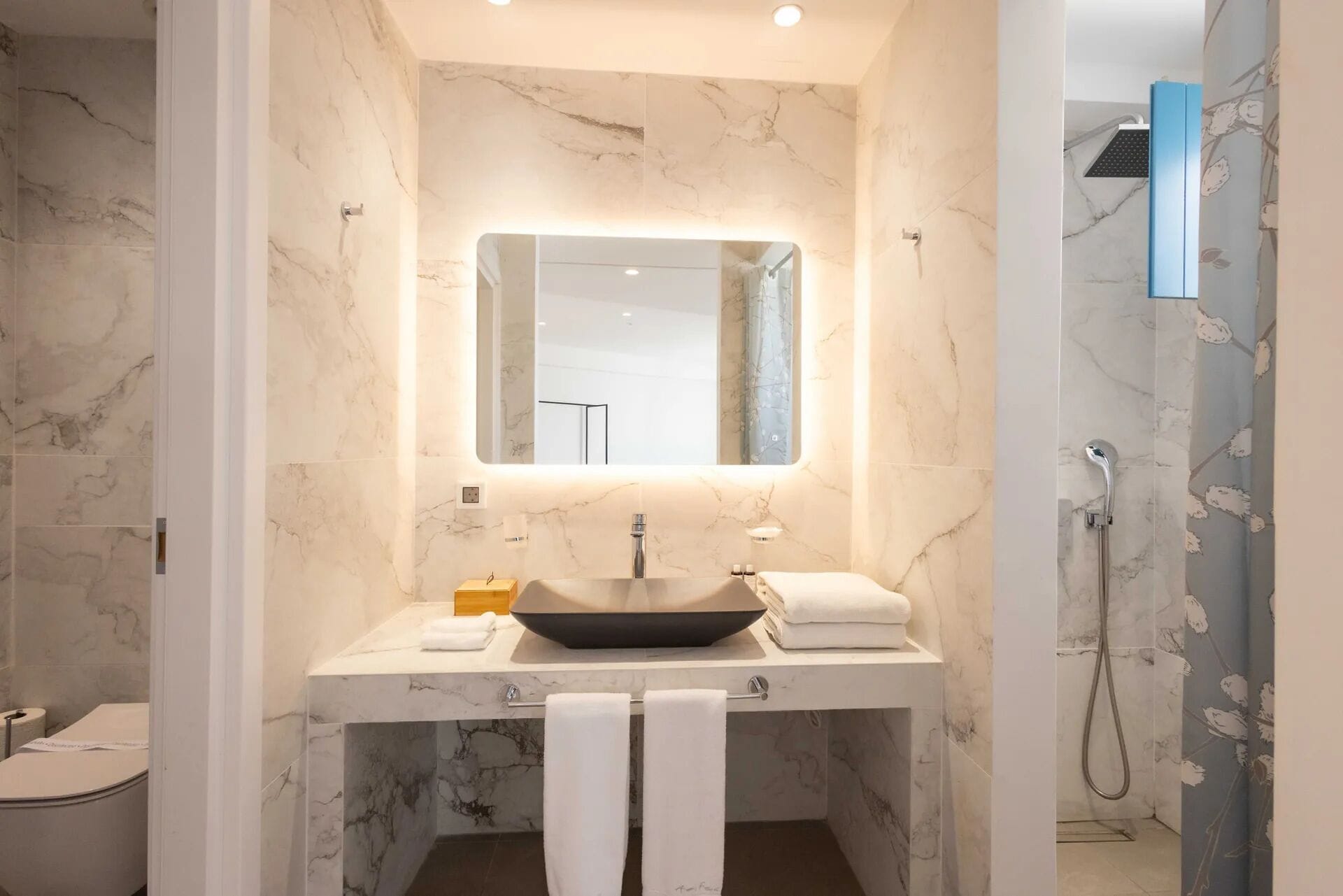 comfort room (courtyard | family) | bathroom | shower, rainfall showerhead, free toiletries, hair dryer