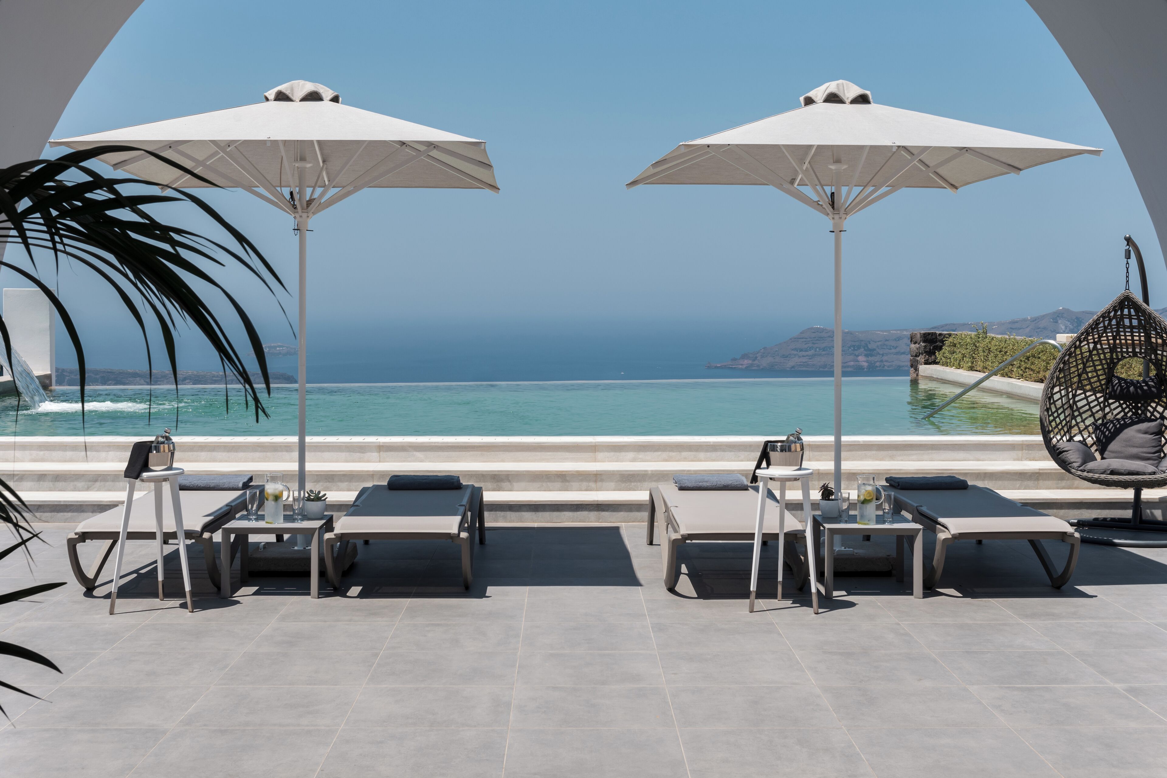 seasonal outdoor pool, open 8:00 am to 6:30 pm, pool umbrellas