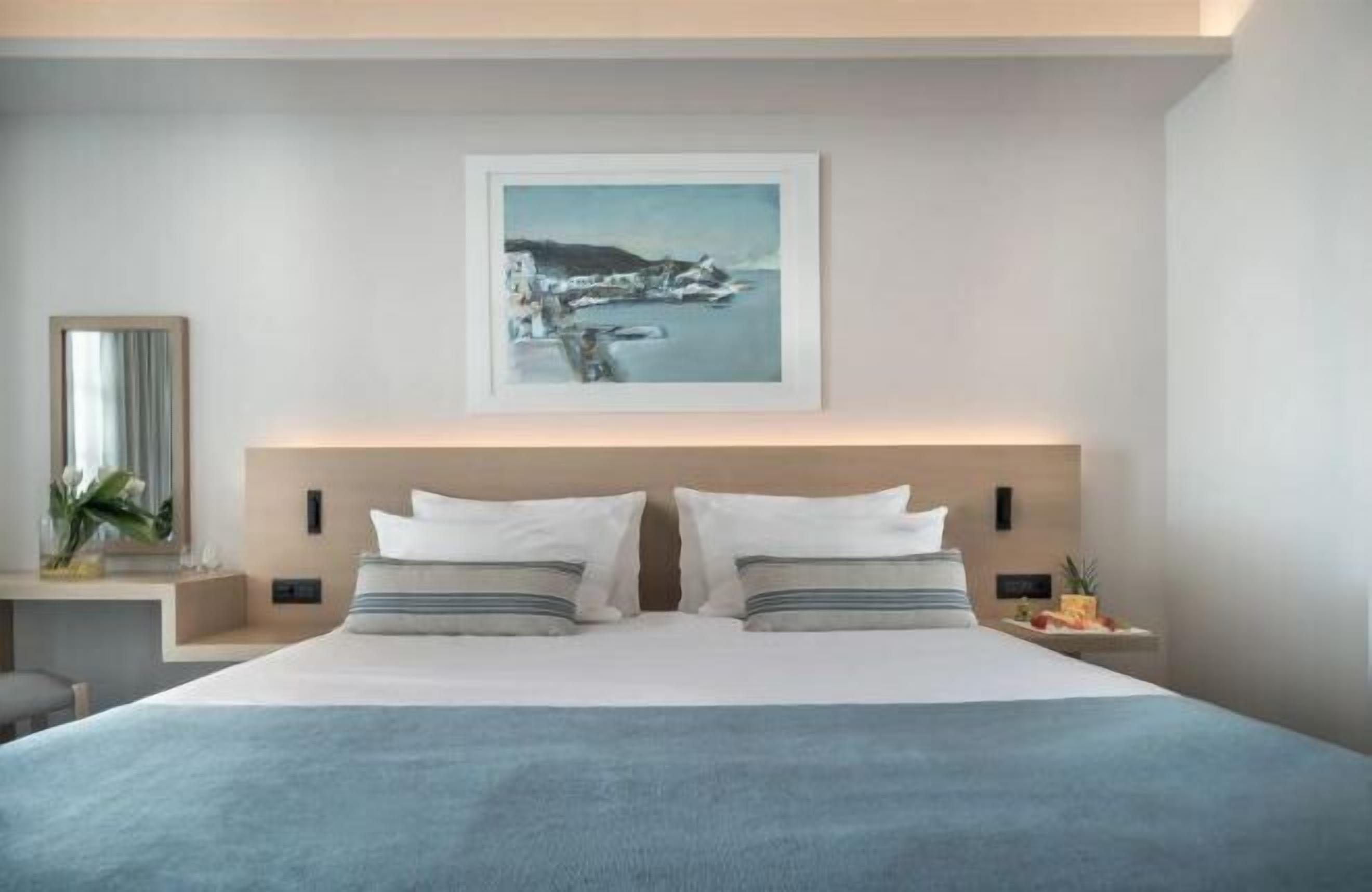 Ropa de cama hipoalergénica y minibar 