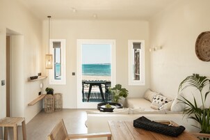 Deluxe Apartment, 2 Bedrooms, Sea View | Living area