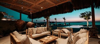 Seesoo Paros Beachfront Luxury Hideaway