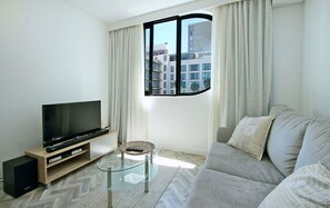 Apartment (Tuynhuys 1) | Living room | 32-inch LCD TV with satellite channels, TV - Tuynhuys (Cape Town)