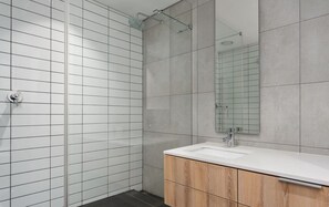 Apartment, 1 Bedroom | Bathroom - Matrix (Cape Town)