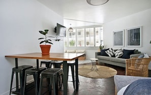 Studio (Blue Waters 29) | In-room dining - Blue Waters Studios (Cape Town)