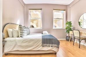 1 bedroom, desk, iron/ironing board, free WiFi
