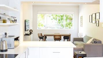 Apartment, 2 Bedrooms | Private kitchen | Fridge, microwave, oven, stovetop