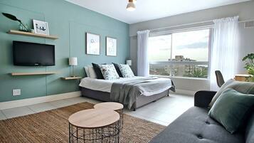 Studio | Desk, iron/ironing board, free WiFi, bed sheets