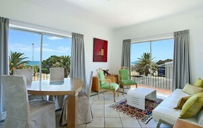 Apartment, 1 Bedroom | Living room | Flat-screen TV - Sandringham 7 (Cape Town)