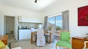 Unclassified image, 2 of 19, button - Sandringham 7 (Cape Town)
