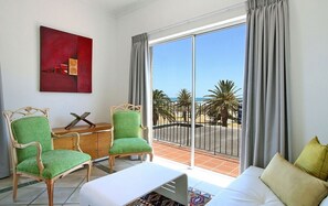 Apartment, 1 Bedroom | Living room | Flat-screen TV - Sandringham 7 (Cape Town)
