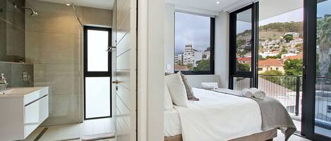 Apartment, 1 Bedroom, Mountain View | 1 bedroom, blackout curtains, iron/ironing board, free WiFi