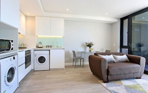 Apartment, 1 Bedroom, Sea View | Private kitchen