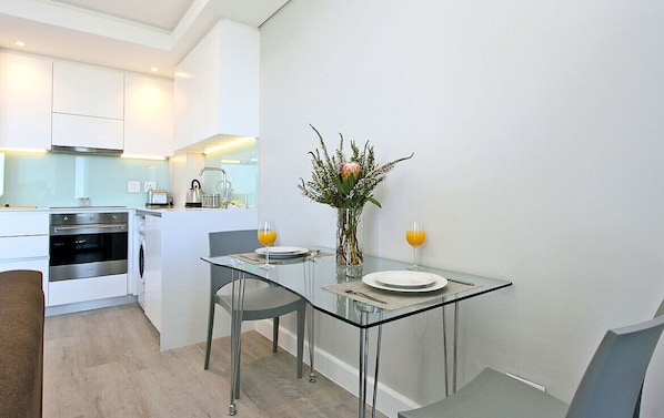 Apartment, 1 Bedroom, Sea View | Private kitchen