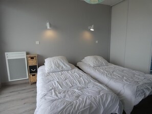2 bedrooms
