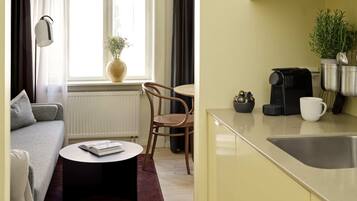 Een smart-tv en een kantoor