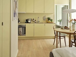 Kühlschrank, Ofen, Herdplatte, Geschirrspüler
