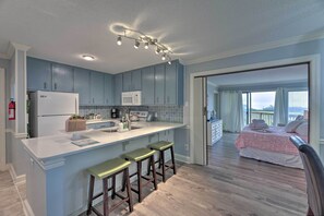 Fridge, microwave, stovetop, dishwasher - Bright Emerald Isle Condo w/ Private Beach Access! (Emerald Isle)