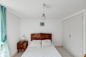 House | 3 bedrooms, individually furnished, iron/ironing board - Tranquil Escape in Cendrieux (Val de Louyre et Caudeau)