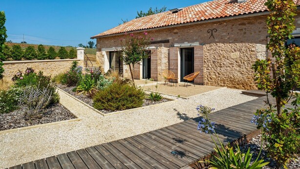 Exterior - Rich Villa in Fouleix With Pool, Bar and Hot Tub (Fouleix)