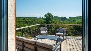 Balcony - Rich Villa in Fouleix With Pool, Bar and Hot Tub (Fouleix)