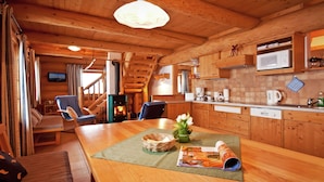Living room - Cozy Chalet in Fusch an der Großglocknerstraße With Sauna (Fusch an der Grossglocknerstrasse)