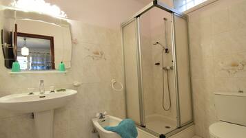 Villa | Bathroom