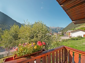 Balcony - Charming Chalet in Champagny-en-vanoise Near Ski Area (Champagny-en-Vanoise)