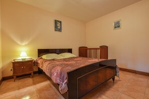 4 bedrooms, individually furnished - Holiday Home With Private Garden (Cazals)