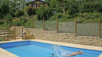 Kolam renang outdoor