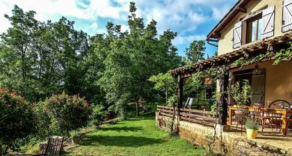 Chic Holiday Home in Parisot With Swimming Pool