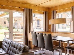 Chalet | Living area - Chalet With Sauna and hot tub (Sankt Georgen am Kreischberg)