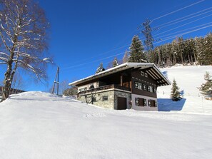 Exterior - Holiday Home in Königsleiten With Terrace, Garden, Parking (Wald im Pinzgau)