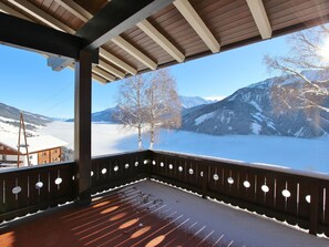House | Balcony - Holiday Home in Königsleiten With Terrace, Garden, Parking (Wald im Pinzgau)