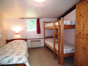 Cottage | Room amenity - Spacious Dordogne Cottage (Gavaudun)