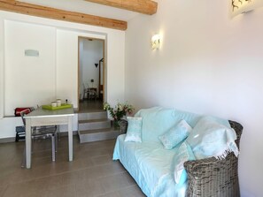 Dining - Cozy Holiday Home in Grimaud With Beach Near (Grimaud)