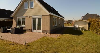 Enticing Villa in Zeewolde With Swimming Pool
