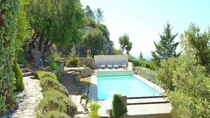 Indoor pool, outdoor pool - Villa With Heated Pool, Petanque, spa & View (Villecroze)