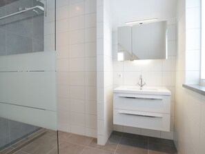 Villa | Bathroom - Villa Within National Park (De Koog)