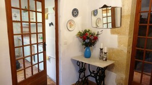 Unclassified image, 4 of 28, button - Charming Holiday Home With Deckchairs, Garden, Terrace, BBQ (Sauveterre-la-Lemance)
