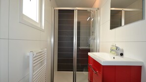 Unclassified image, 4 of 33, button - Well-furnished Cottage With a Garden Surrounded by Nature (Rhenen)
