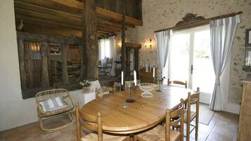 House | Tempat makan
