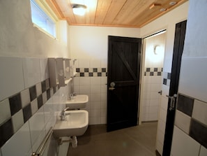 Shower - Cozy Holiday Home in Oisterwijk With Private Garden (Oisterwijk)