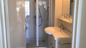 Unclassified image, 5 of 20, button - Modern Apartment in Juan-les-pins With Large Pool (Antibes)