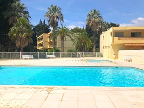 Outdoor pool - Modern Apartment in Juan-les-pins With Large Pool (Antibes)