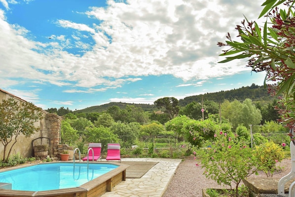 House | Kolam renang